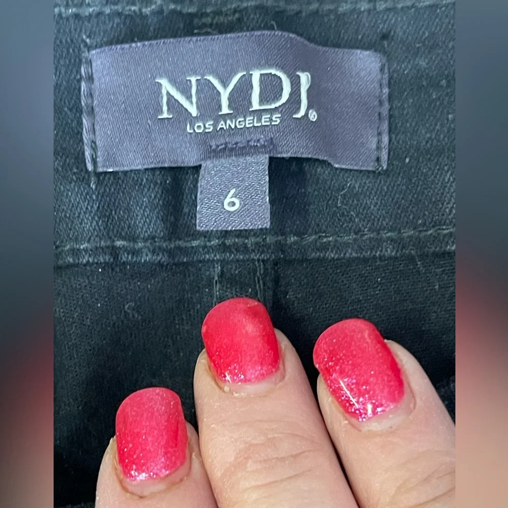 NYDJ jeans size 6 Marilyn Straight Black Bling Pockets PERFECT 🖤🖤🖤‎